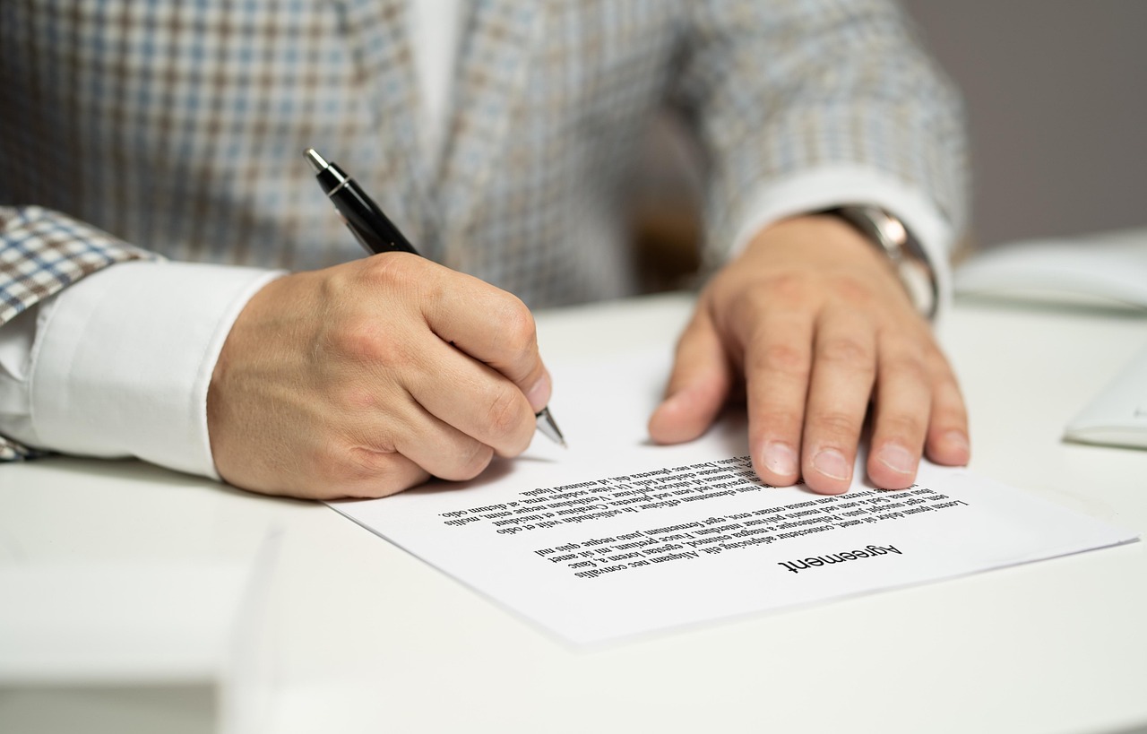 Professional signing estate affidavit documents